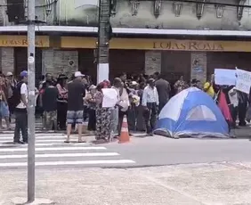Imagem ilustrativa da imagem Protesto em frente ao Palácio Anchieta complica trânsito em Vitória
