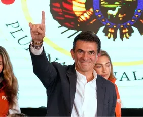 Imagem ilustrativa da imagem Rodrigo Paz é eleito presidente da Bolívia