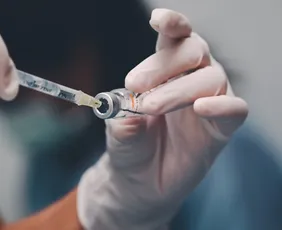 Imagem ilustrativa da imagem Vacina contra câncer de pele reduz risco de morte em 49%