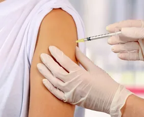Imagem ilustrativa da imagem Vacina contra bronquiolite chega ao SUS em novembro