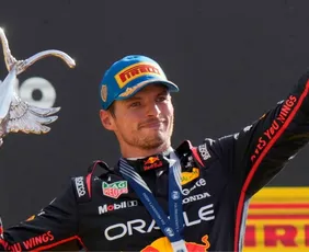 Imagem ilustrativa da imagem Verstappen supera McLaren e vence GP da Itália de F1; Bortoleto termina em 8º