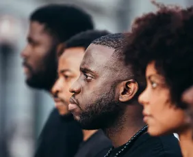 Imagem ilustrativa da imagem 8 em cada 10 pessoas veem diferenças no tratamento a brancos e negros, diz pesquisa