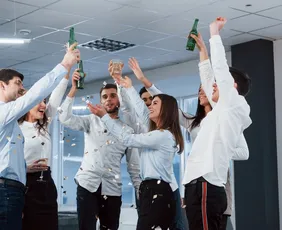 Imagem ilustrativa da imagem 800 demitidos por gafes em festas de fim de ano