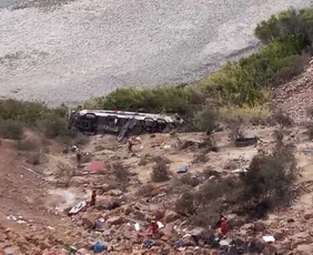 Imagem ilustrativa da imagem Acidente com ônibus deixa pelo menos 37 mortos no Peru