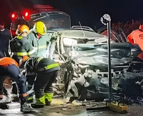 Imagem ilustrativa da imagem Acidente entre três carros deixa dois mortos na zona rural de Montanha