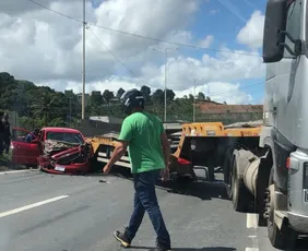 Imagem ilustrativa da imagem Acidente na Rodovia do Contorno deixa duas pessoas gravemente feridas