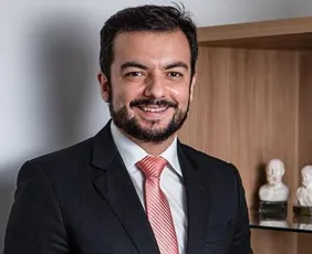 Imagem ilustrativa da imagem Advogado é morto com facada no peito dentro de escritório em MG; cliente é preso