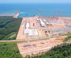 Imagem ilustrativa da imagem Alemães vão investir 1 bilhão em porto no Estado e criar empregos