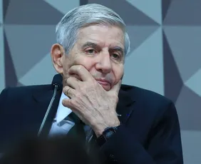 Imagem ilustrativa da imagem Alexandre de Moraes concede prisão domiciliar para Augusto Heleno