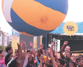 Imagem ilustrativa da imagem Arenas de verão com oficinas, dança e esportes nas praias