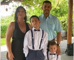 Imagem ilustrativa da imagem BMW bate em carro e deixa cinco pessoas da mesma família mortas no interior de SP