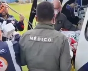 Imagem ilustrativa da imagem Bebê de um ano morre após se afogar em piscina de casa em São Mateus