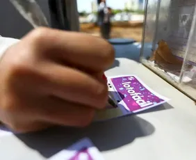 Imagem ilustrativa da imagem Bolão de apostadores de Colatina leva prêmio milionário na Lotofácil; veja valor