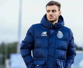 Imagem ilustrativa da imagem Botafogo anuncia contratação do técnico argentino Martín Anselmi, ex-Porto