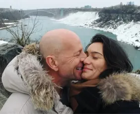 Imagem ilustrativa da imagem Bruce Willis não sabe que tem demência, diz esposa do ator: 'Nunca se deu conta'