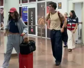 Imagem ilustrativa da imagem Bruna Marquezine e Shawn Mendes chegam juntos a Maceió