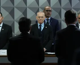 Imagem ilustrativa da imagem CPI do Crime Organizado chama dois ministros e 11 governadores