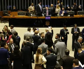 Imagem ilustrativa da imagem Câmara aprova redução de benefícios fiscais; projeto vai ao Senado