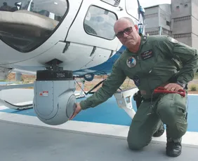 Imagem ilustrativa da imagem Câmera com sensor de calor encontra casal perdido no mar