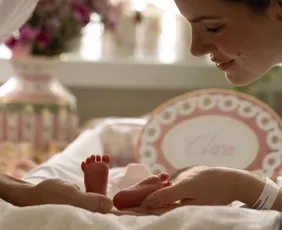 Imagem ilustrativa da imagem Camila Queiroz e Klebber Toledo anunciam nascimento da primeira filha do casal