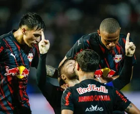 Imagem ilustrativa da imagem Corinthians leva gol no fim e perde para o Bragantino