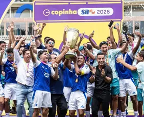 Imagem ilustrativa da imagem Cruzeiro bate São Paulo e fatura bicampeonato da Copinha após 19 anos