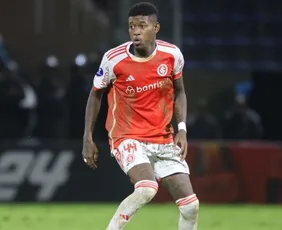 Imagem ilustrativa da imagem Cruzeiro tem acordo com Vitão, do Inter, cobiçado por Palmeiras e Flamengo