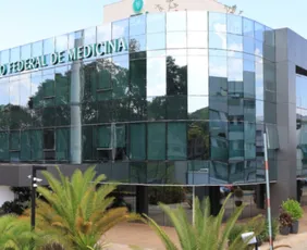 Imagem ilustrativa da imagem Cursos com nota baixa no Enamed podem deixar 13 mil alunos sem CRM