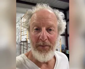 Imagem ilustrativa da imagem Daniel Stern, de 'Esqueceram de Mim', é acusado de pedir serviços de prostituição