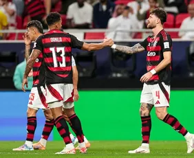 Imagem ilustrativa da imagem Danilo reconhece PSG favorito e Léo Pereira vibra com 'melhor fase da carreira'