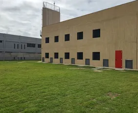 Imagem ilustrativa da imagem Detento tem o pescoço perfurado após briga dentro de cela em presídio de Vila Velha