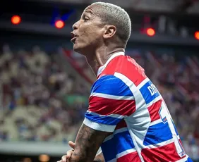 Imagem ilustrativa da imagem Deyverson fecha com time 'carrasco' de brasileiros na Libertadores e Sul-Americana