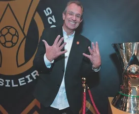 Imagem ilustrativa da imagem Diretoria do Flamengo projeta gastar até R$ 1 bilhão em reforços