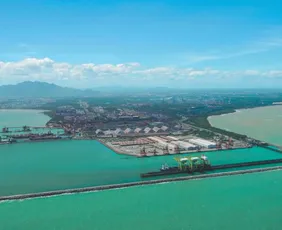 Imagem ilustrativa da imagem Empresas fecham contrato para construir porto com 4 mil empregos