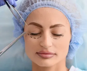 Imagem ilustrativa da imagem Especialista afirma: “Autoestima não é tratada com plástica”