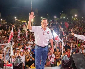 Imagem ilustrativa da imagem Ex-presidente peruano Martín Vizcarra é condenado a 14 anos de prisão por corrupção