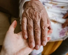 Imagem ilustrativa da imagem Expectativa de vida no Brasil chega a 76,6 anos, diz IBGE