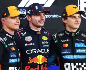 Imagem ilustrativa da imagem F-1: Verstappen crava pole em Abu Dabi e mantém viva a disputa pelo título