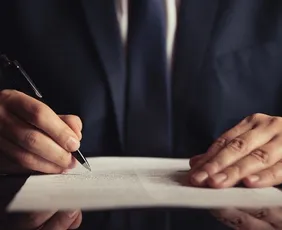 Imagem ilustrativa da imagem Falso advogado é preso após enganar ao menos 10 vítimas no ES