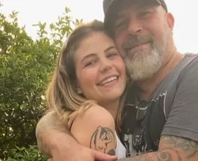 Imagem ilustrativa da imagem Filha de Mingau, do Ultraje, revela reação do pai à sua gravidez