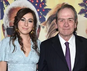 Imagem ilustrativa da imagem Filha de Tommy Lee Jones, Victoria Jones é encontrada morta aos 34 anos
