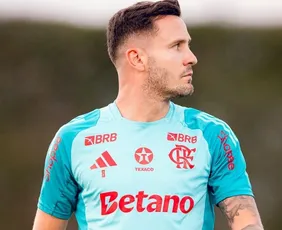 Imagem ilustrativa da imagem 'Flamengo é maior que o Real Madrid', diz Saúl ao citar títulos e torcida