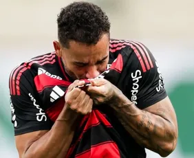 Imagem ilustrativa da imagem Flamengo vence Palmeiras com herói improvável e é tetra da Libertadores