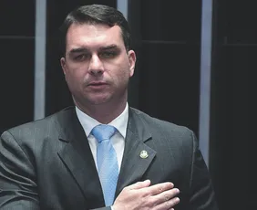 Imagem ilustrativa da imagem Flávio Bolsonaro busca apoio da direita internacional