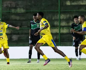 Imagem ilustrativa da imagem Forte domina e vence o Real Noroeste na estreia do Capixabão