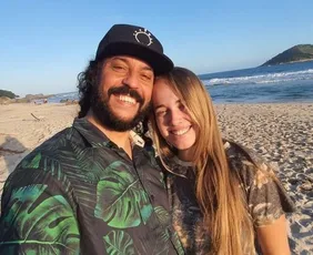 Imagem ilustrativa da imagem Gabriel O Pensador se casa com Gabriela Vicente em cerimônia intimista