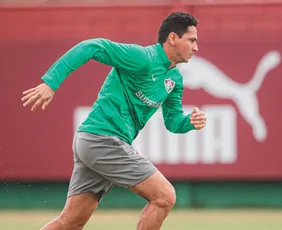 Imagem ilustrativa da imagem Ganso volta aos treinos e pode jogar o Fla-Flu