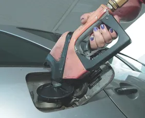 Imagem ilustrativa da imagem Gasolina e gás de cozinha mais caros em todo o país