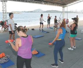 Imagem ilustrativa da imagem Ginástica e lutas a partir das 7 horas nas praias