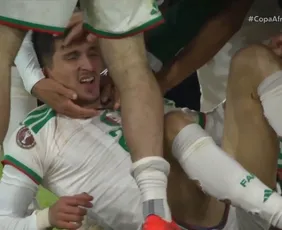 Imagem ilustrativa da imagem Gol heroico na prorrogação coloca Argélia nas quartas da Copa Africana de Nações